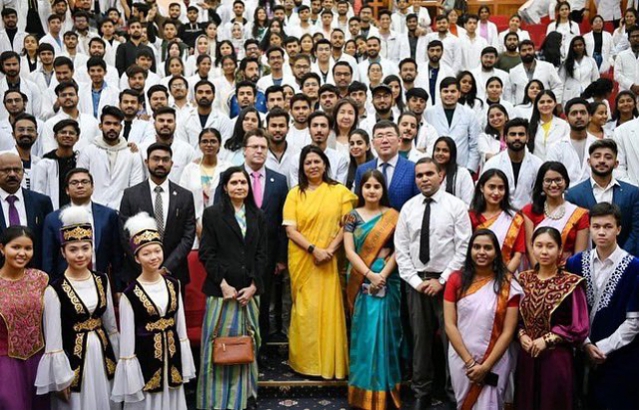 H.E. Ms. Meenakashi Lekhi addressed the Indian students at the Astana Medical University and plated a pine tree in the campus of the university. Indian students shared their experience with the Hon’ble Minister of State. Before the interactive session, she had a fruitful meeting with Mr. Zhandos Konysovich Burkitbayev, Vice-Minister of Health and Mr. Vitaliy Koikov, Vice-Rector for Research and Strategic Development, AMU. Students of Kazakh University performed Kazakh music, song and dance.